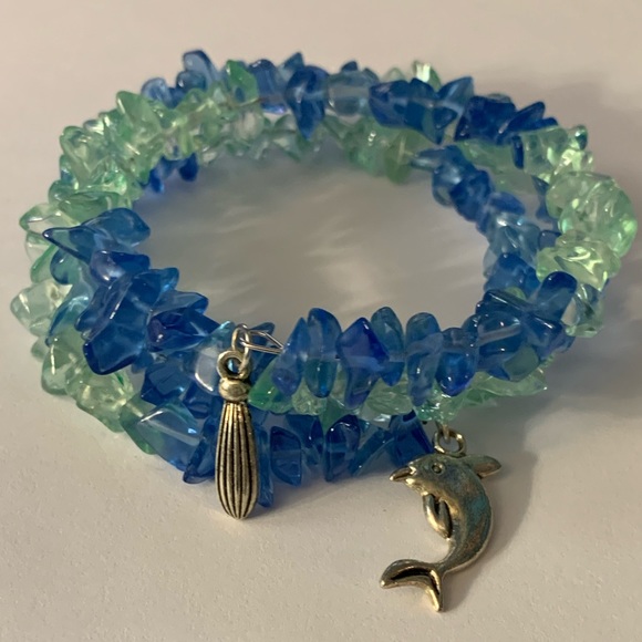 3” Triple Strand Blue Green Glass Chip Memory Wire Dolphin Bracelet Brand New - Picture 4 of 9